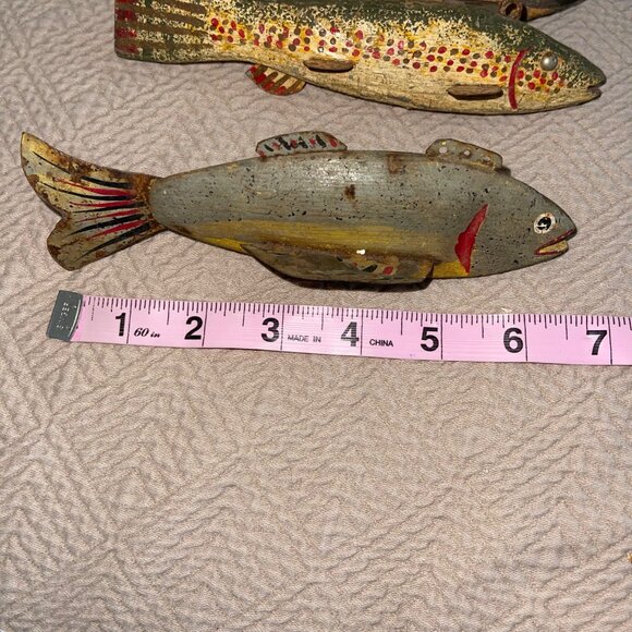 Vintage Folk Art Fishing Decoys Collectible Decor Set of 5 - Picture 7 of 14